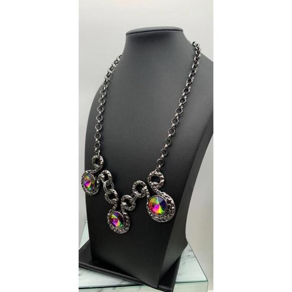 Gun Metal Necklace With Oil Slick Watermelon Rivoli Rhinestones - Picture 4 of 5